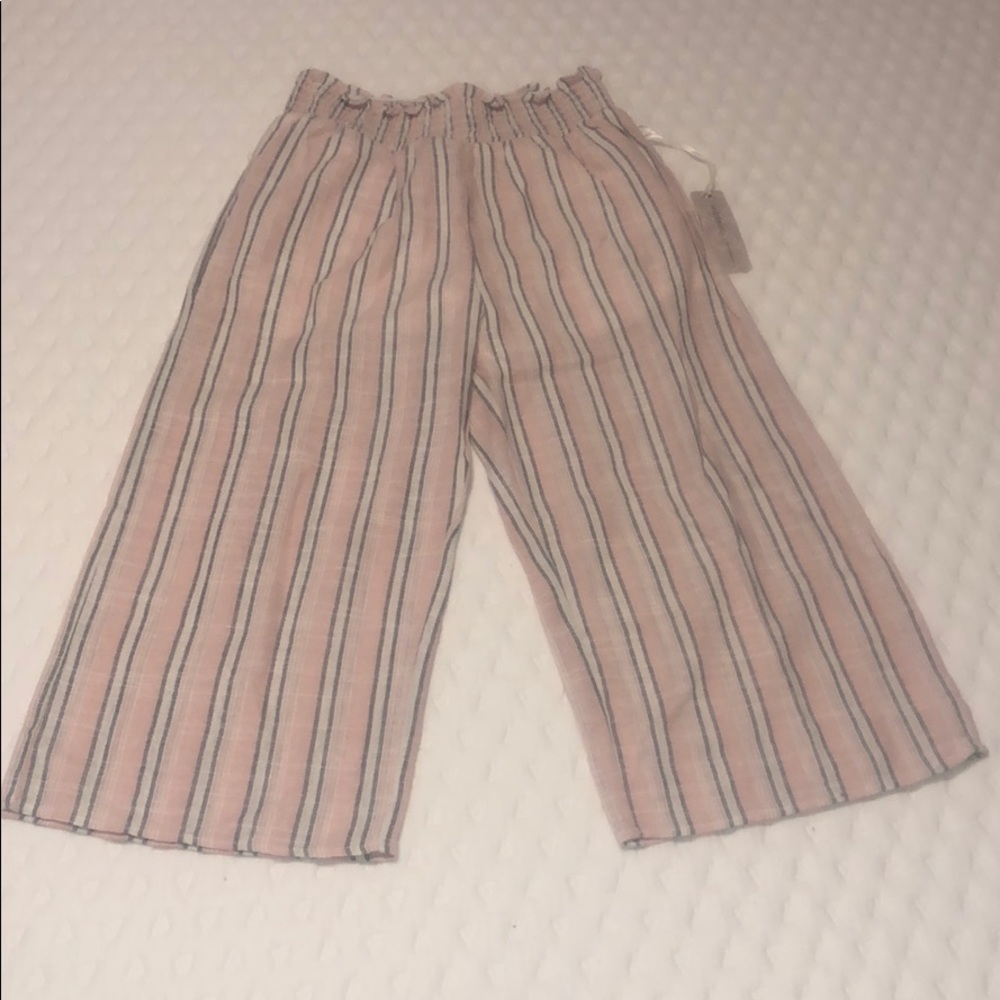 Iris pink and white Capri pants